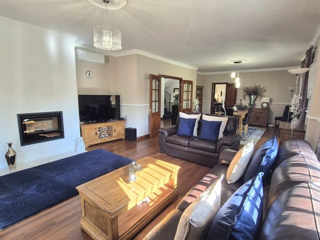 4 soverom Villa til salgs i Coín med svømmebasseng garasje - € 795 000 (Ref: 9383880)