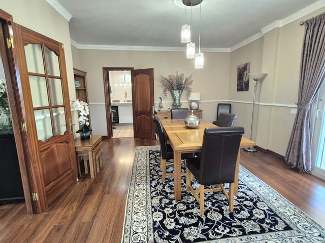 4 soverom Villa til salgs i Coín med svømmebasseng garasje - € 795 000 (Ref: 9383880)