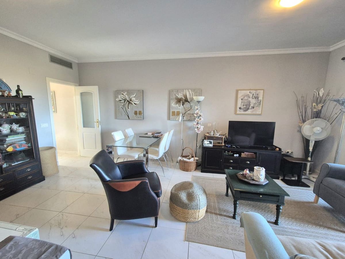 2 soveværelse Lejlighed til salg i Alhaurin Golf med swimmingpool garage - € 275.000 (Ref: 9403635)