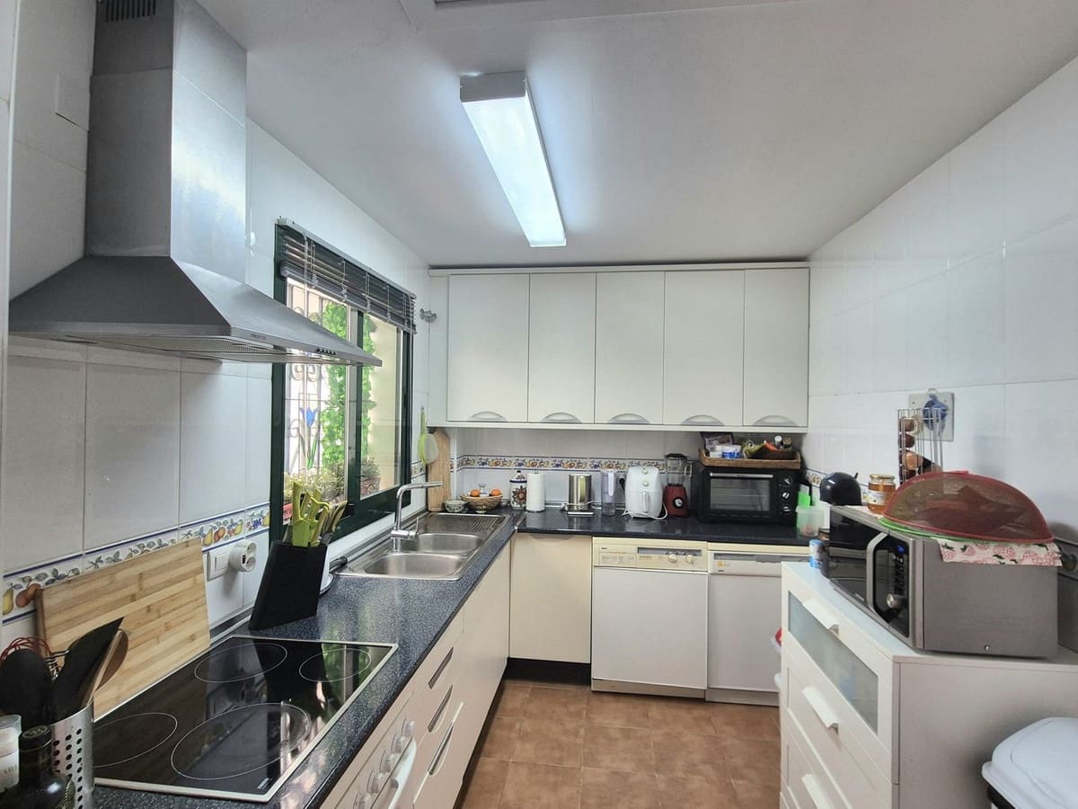 2 soveværelse Lejlighed til salg i Alhaurin Golf med swimmingpool garage - € 275.000 (Ref: 9403635)