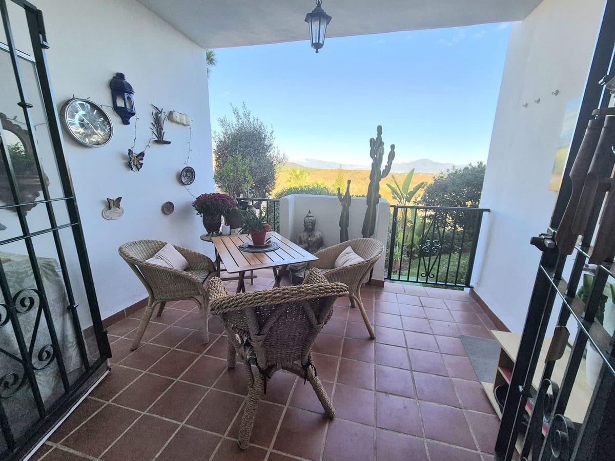 2 soveværelse Lejlighed til salg i Alhaurin Golf med swimmingpool garage - € 275.000 (Ref: 9403635)