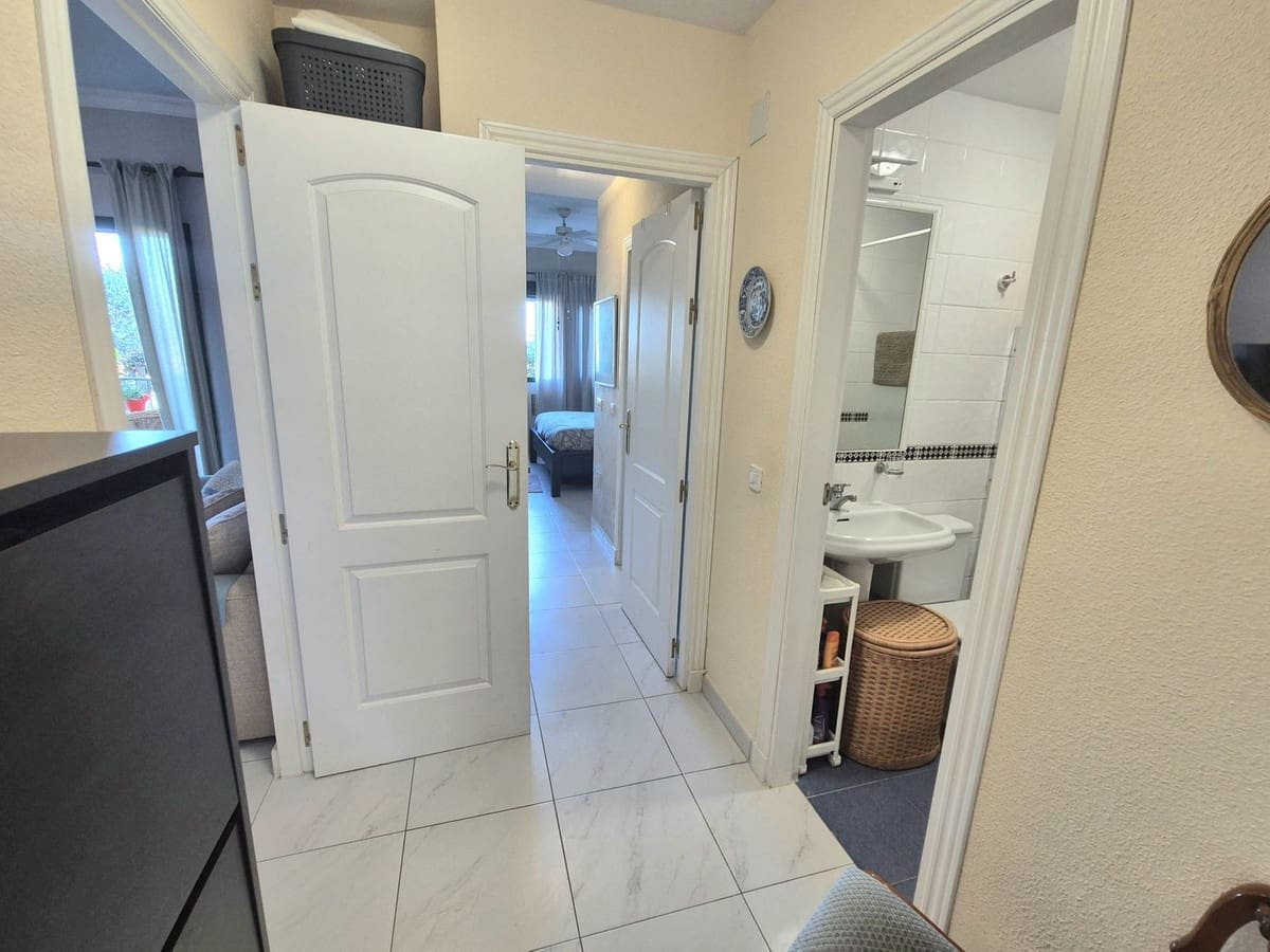 2 soveværelse Lejlighed til salg i Alhaurin Golf med swimmingpool garage - € 275.000 (Ref: 9403635)