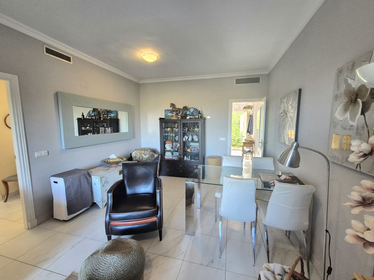 2 soveværelse Lejlighed til salg i Alhaurin Golf med swimmingpool garage - € 275.000 (Ref: 9403635)