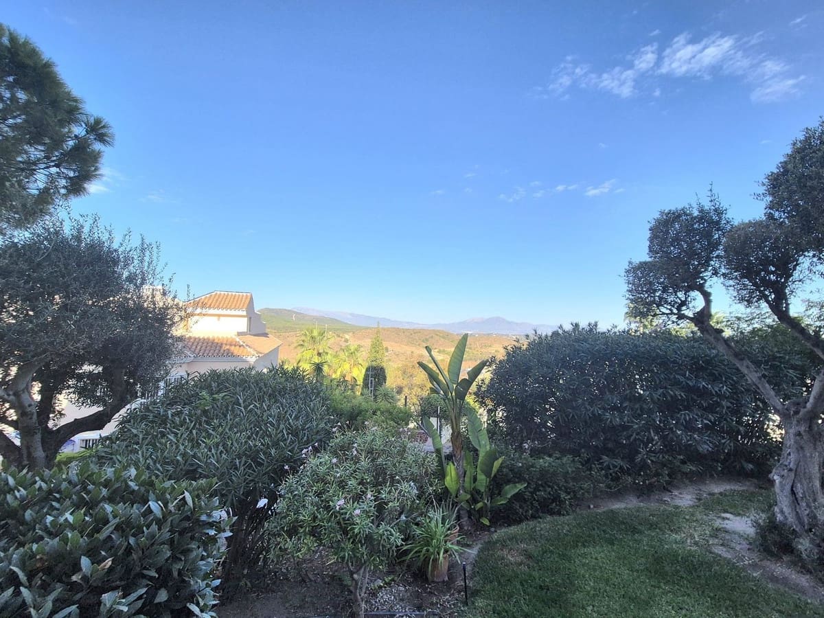 2 soveværelse Lejlighed til salg i Alhaurin Golf med swimmingpool garage - € 275.000 (Ref: 9403635)