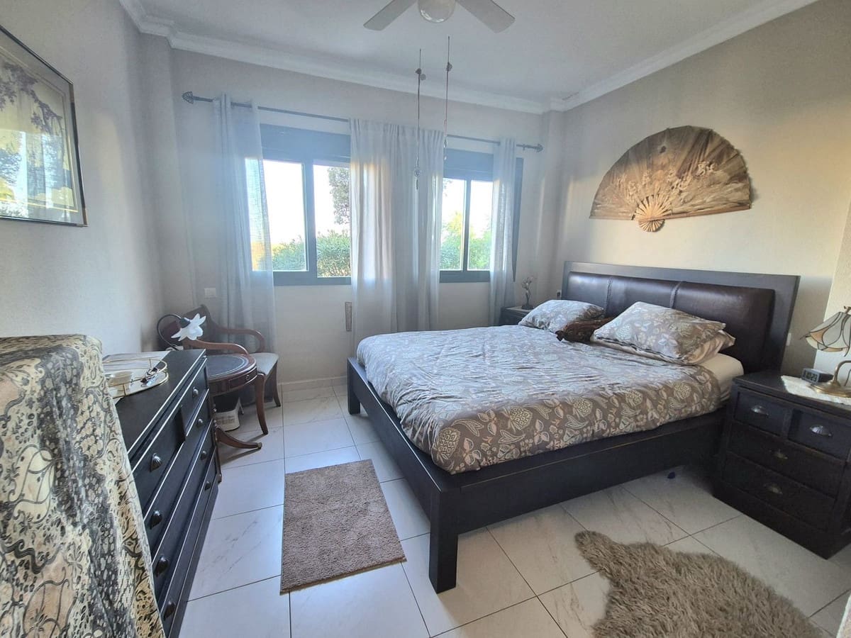 2 soveværelse Lejlighed til salg i Alhaurin Golf med swimmingpool garage - € 275.000 (Ref: 9403635)