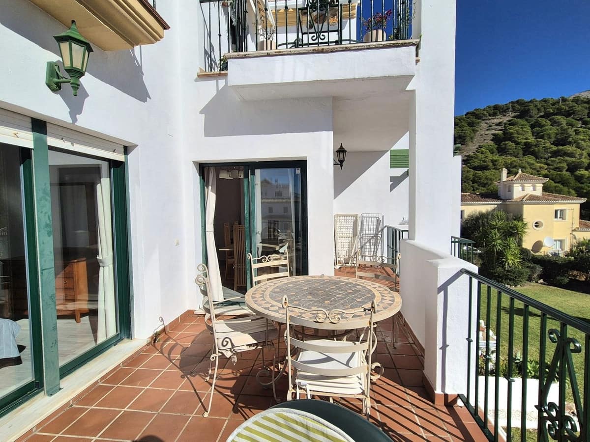 2 soveværelse Lejlighed til salg i Alhaurin Golf med swimmingpool garage - € 265.000 (Ref: 9409797)