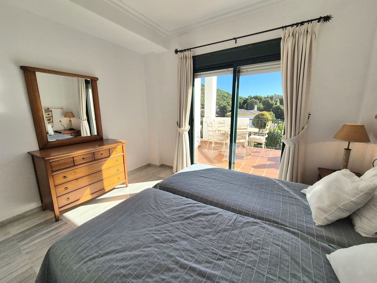 2 soveværelse Lejlighed til salg i Alhaurin Golf med swimmingpool garage - € 265.000 (Ref: 9409797)