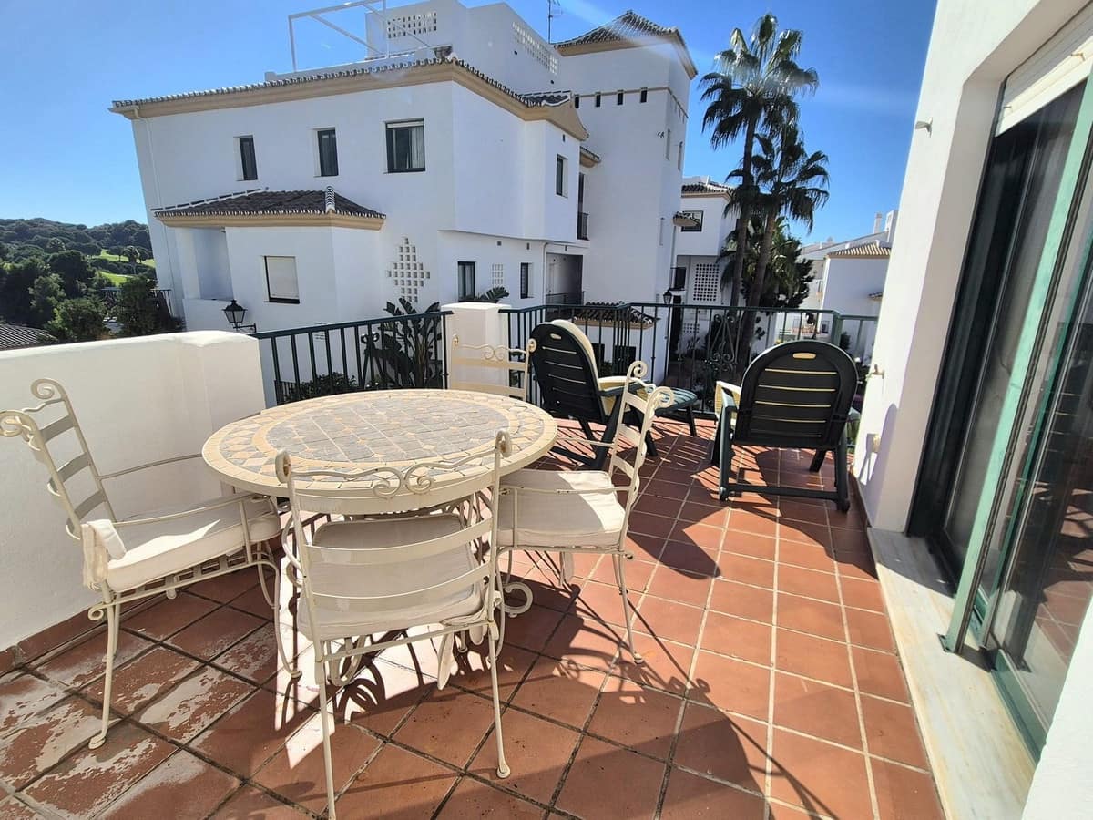 2 soveværelse Lejlighed til salg i Alhaurin Golf med swimmingpool garage - € 265.000 (Ref: 9409797)