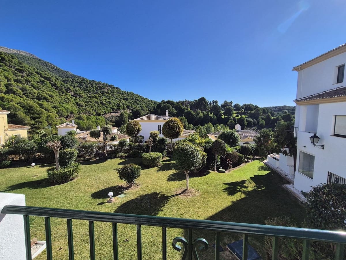 2 soveværelse Lejlighed til salg i Alhaurin Golf med swimmingpool garage - € 265.000 (Ref: 9409797)