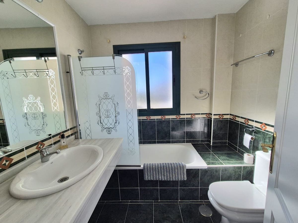 2 chambre Appartement à vendre à Alhaurin Golf avec piscine garage - 265 000 € (Ref: 9409797)