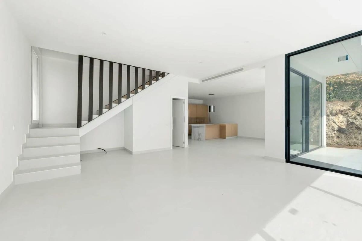 3 slaapkamer Villa te koop in Cerro del Aguila met zwembad garage - € 1.089.000 (Ref: 9525279)