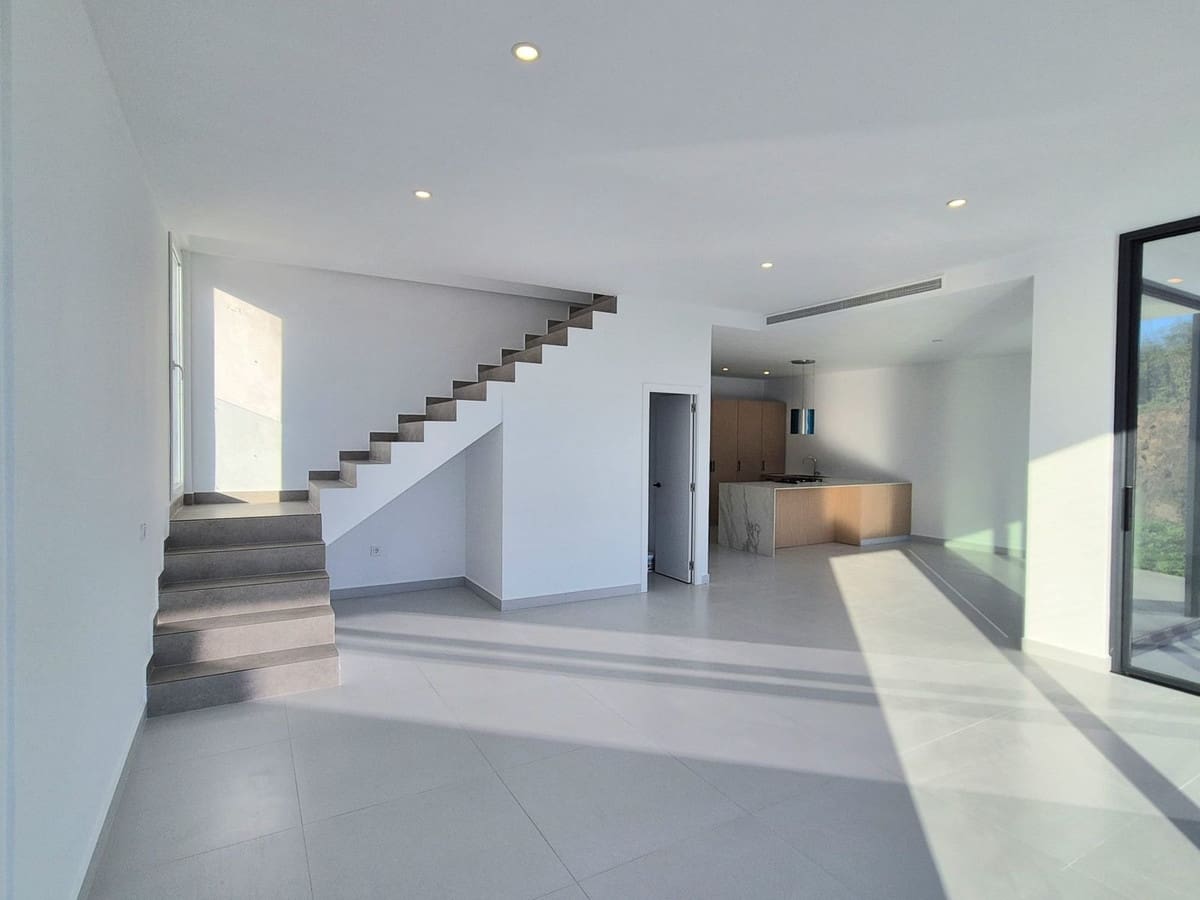 3 slaapkamer Villa te koop in Cerro del Aguila met zwembad garage - € 1.089.000 (Ref: 9525279)