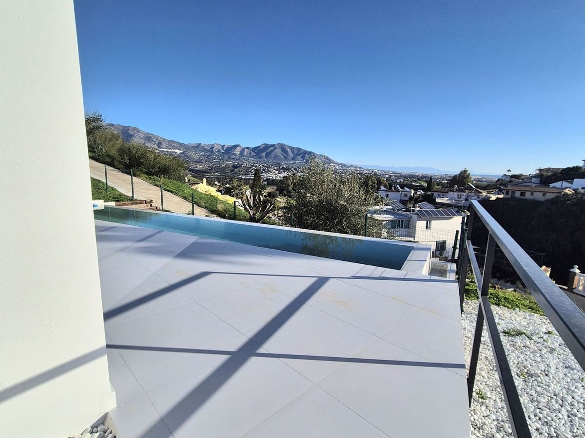 3 slaapkamer Villa te koop in Cerro del Aguila met zwembad garage - € 1.089.000 (Ref: 9525279)