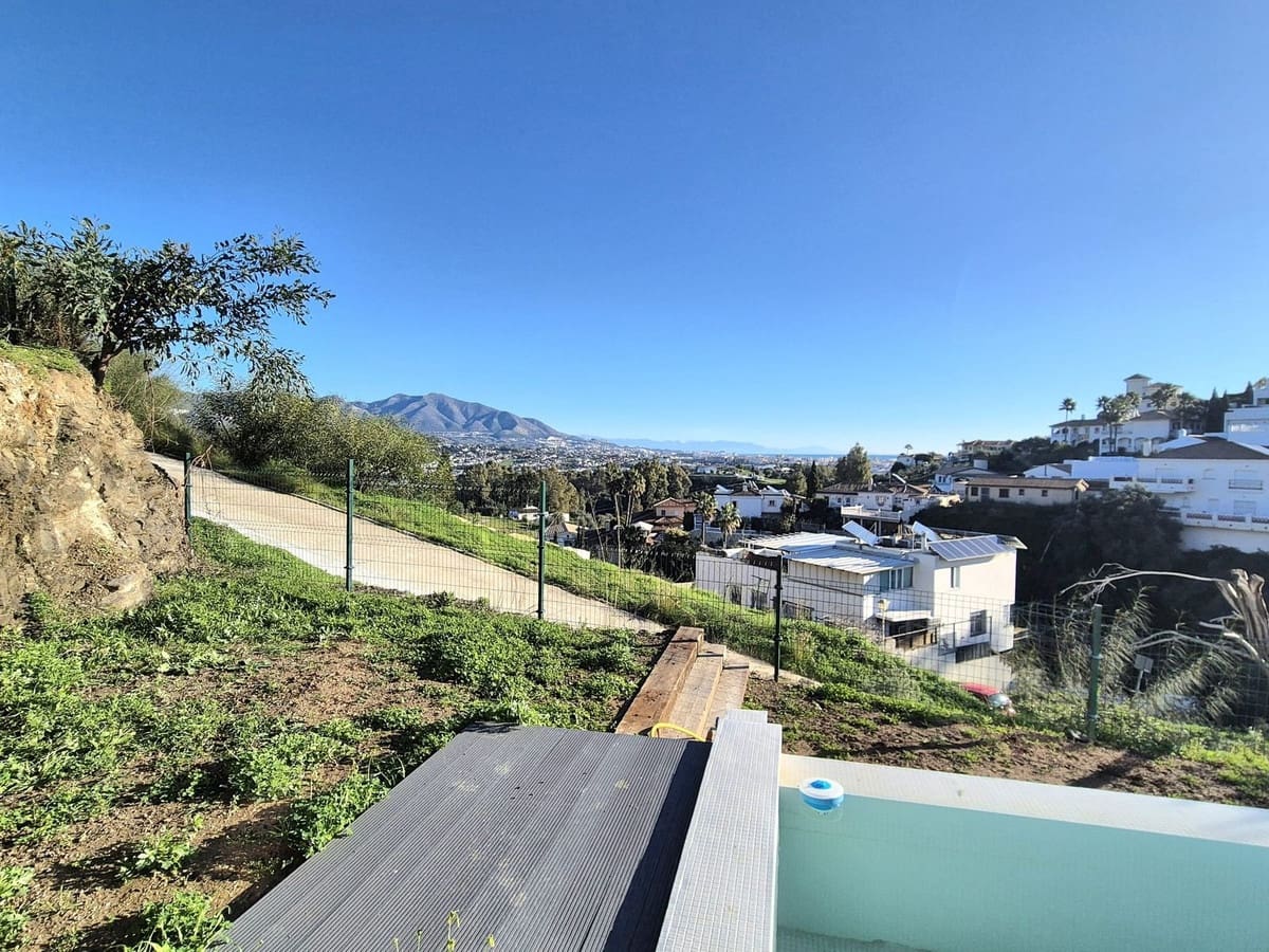 3 slaapkamer Villa te koop in Cerro del Aguila met zwembad garage - € 1.089.000 (Ref: 9525279)