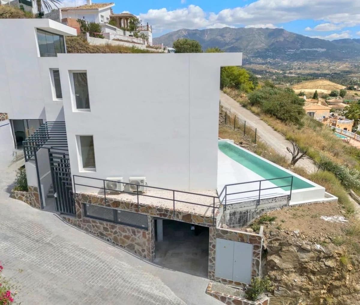 3 slaapkamer Villa te koop in Cerro del Aguila met zwembad garage - € 1.089.000 (Ref: 9525279)