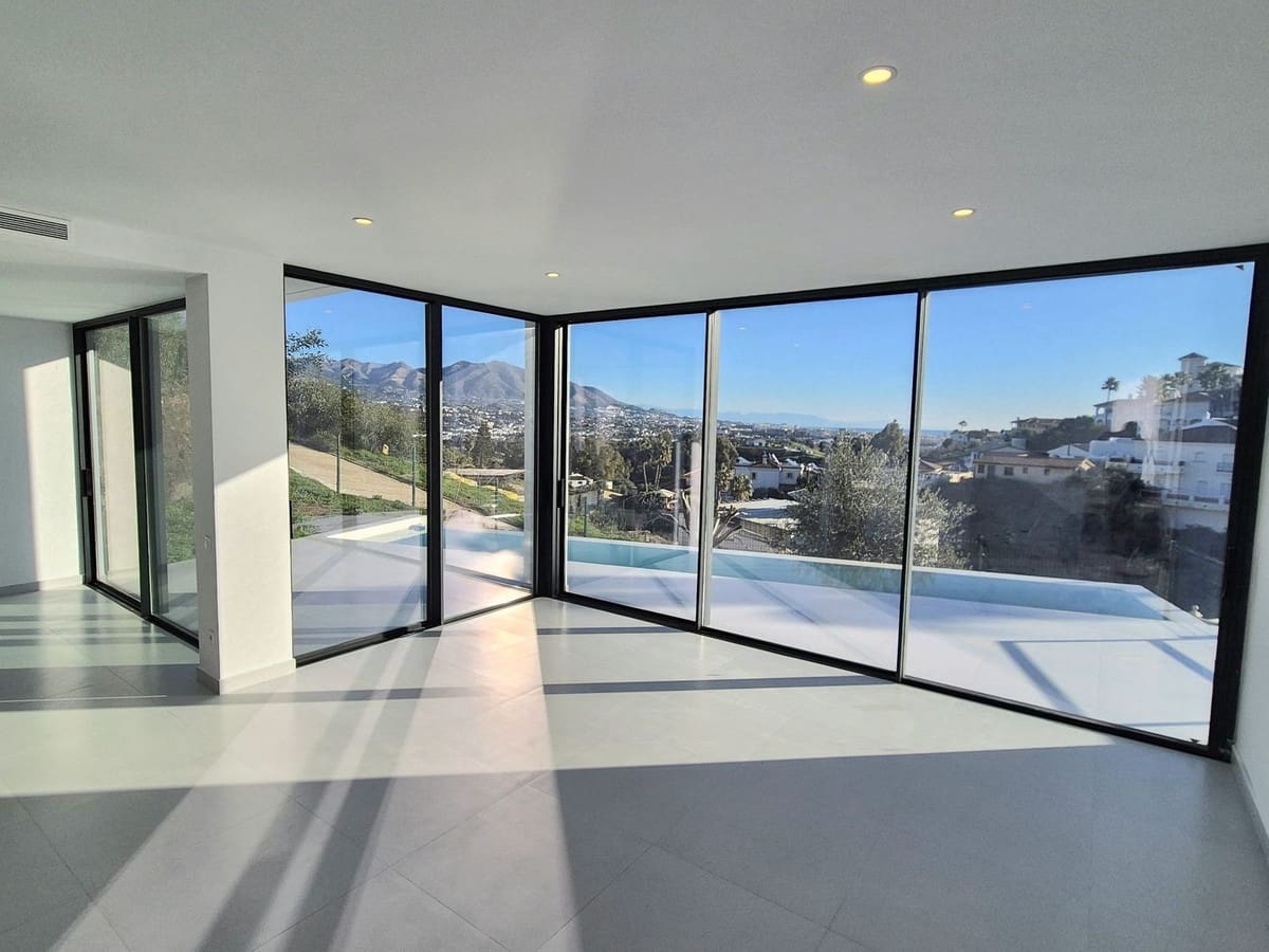 3 bedroom Villa for sale in Cerro del Aguila with pool garage - € 1,089,000 (Ref: 9525279)