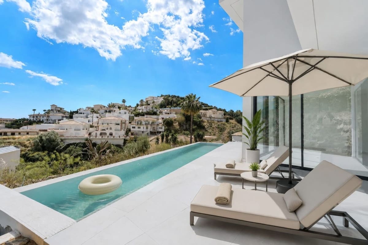 3 bedroom Villa for sale in Cerro del Aguila with pool garage - € 1,059,000 (Ref: 9525279)