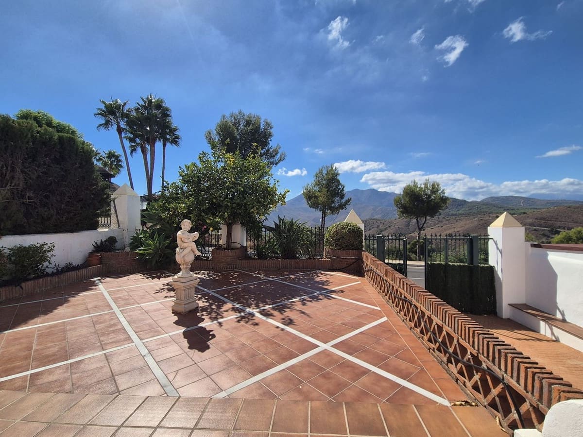 3 chambre Villa/Maison Semi-Mitoyenne à vendre à Alhaurin Golf avec garage - 455 000 € (Ref: 9593137)