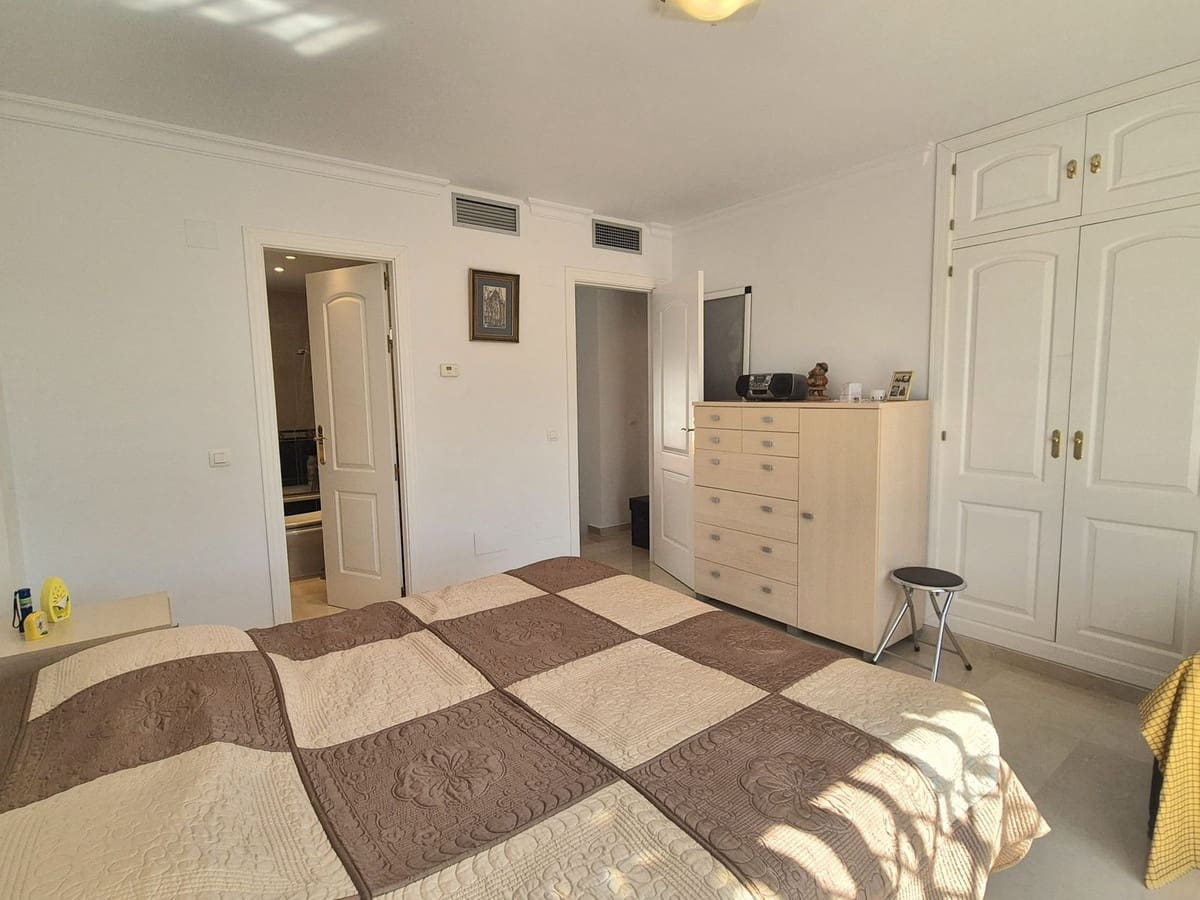3 quarto Moradia Geminada para venda em Alhaurin Golf com garagem - 455 000 € (Ref: 9593137)