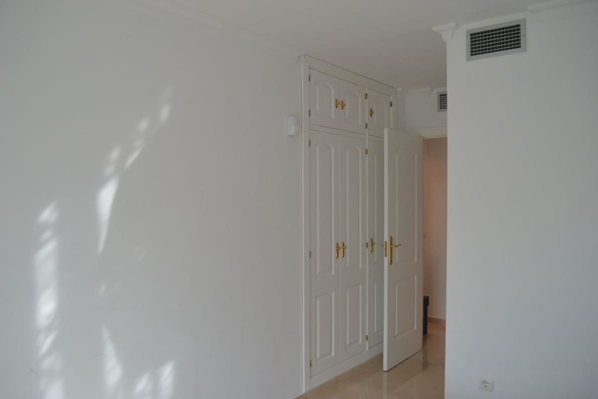 3 quarto Moradia Geminada para venda em Alhaurin Golf com garagem - 455 000 € (Ref: 9593137)