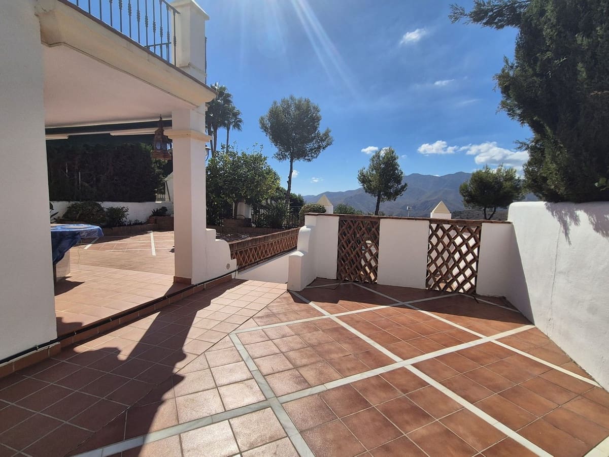 3 quarto Moradia Geminada para venda em Alhaurin Golf com garagem - 455 000 € (Ref: 9593137)