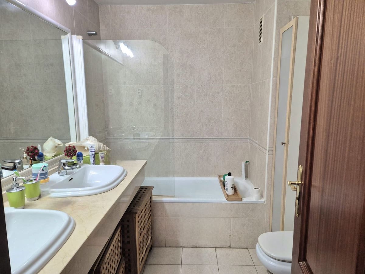 3 bedroom Apartment for sale in Alhaurin Golf with pool garage - € 285,000 (Ref: 9630566)