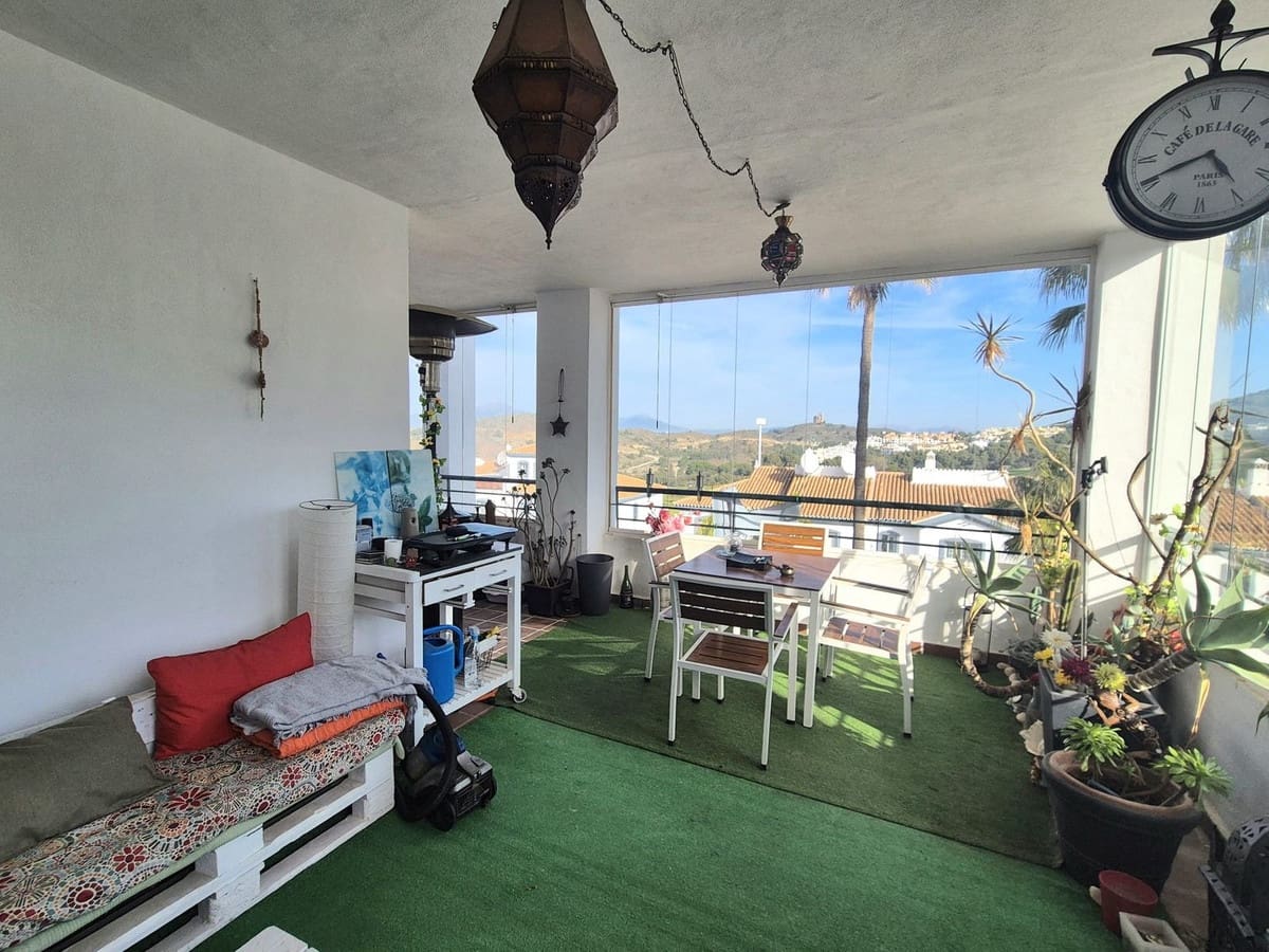 3 bedroom Apartment for sale in Alhaurin Golf with pool garage - € 285,000 (Ref: 9630566)