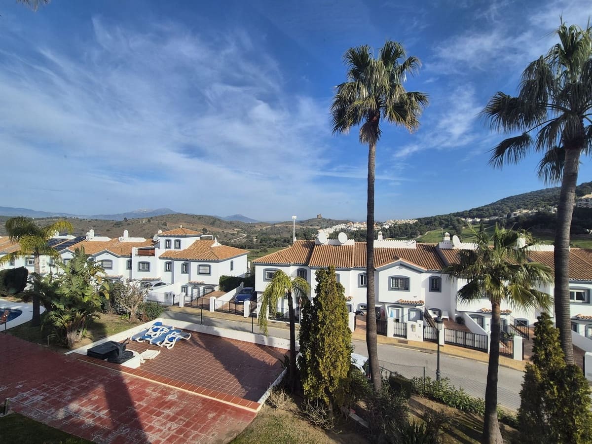 3 bedroom Apartment for sale in Alhaurin Golf with pool garage - € 285,000 (Ref: 9630566)