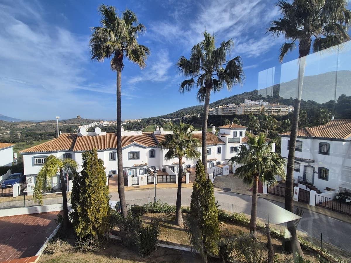 3 bedroom Apartment for sale in Alhaurin Golf with pool garage - € 285,000 (Ref: 9630566)