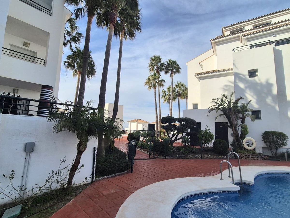 3 bedroom Apartment for sale in Alhaurin Golf with pool garage - € 285,000 (Ref: 9630566)