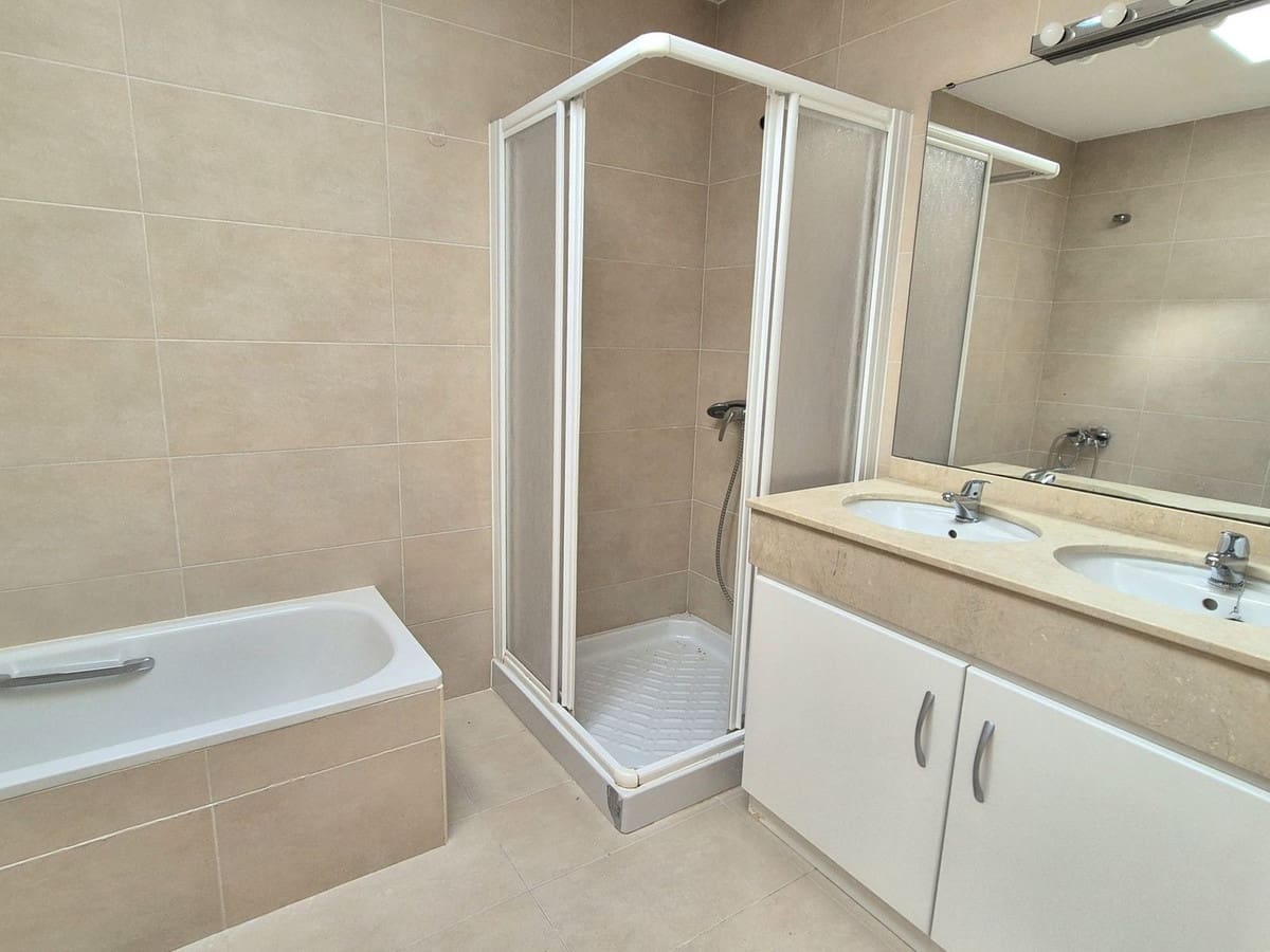 Chalet de 3 habitaciones en Coín en venta con piscina garaje - 475.000 € (Ref: 9656768)