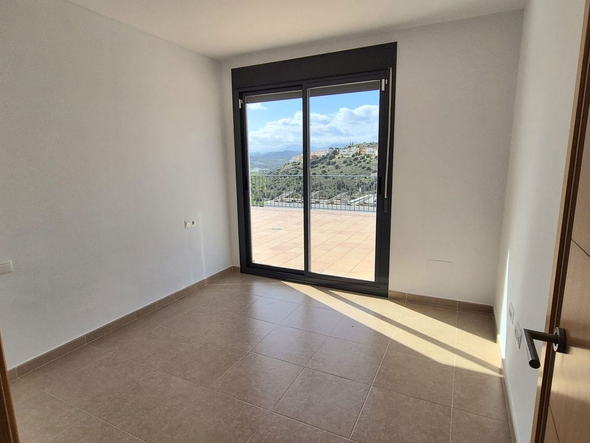 Chalet de 3 habitaciones en Coín en venta con piscina garaje - 475.000 € (Ref: 9656768)