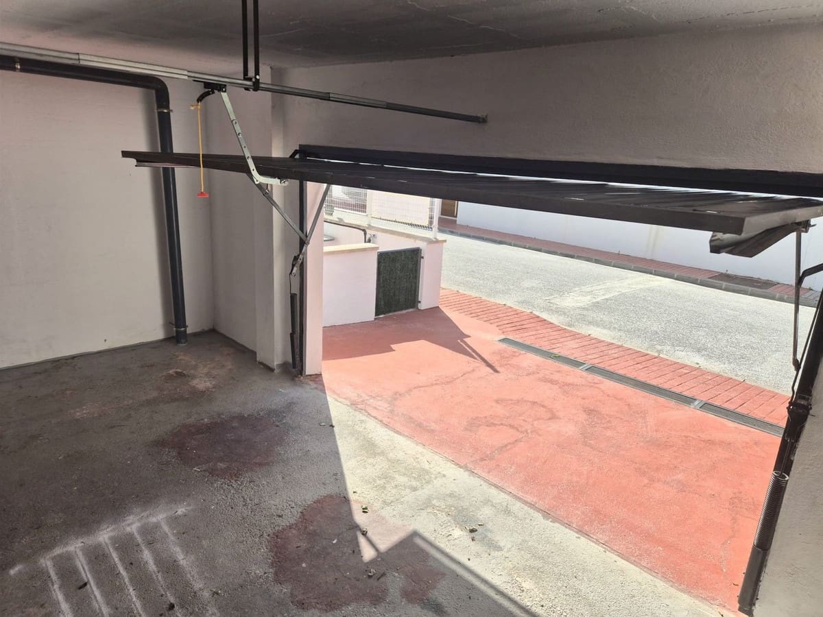 Chalet de 3 habitaciones en Coín en venta con piscina garaje - 475.000 € (Ref: 9656768)