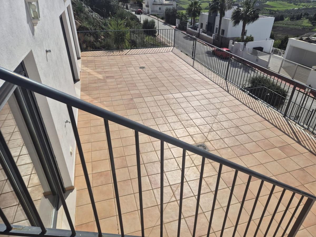 Chalet de 3 habitaciones en Coín en venta con piscina garaje - 475.000 € (Ref: 9656768)