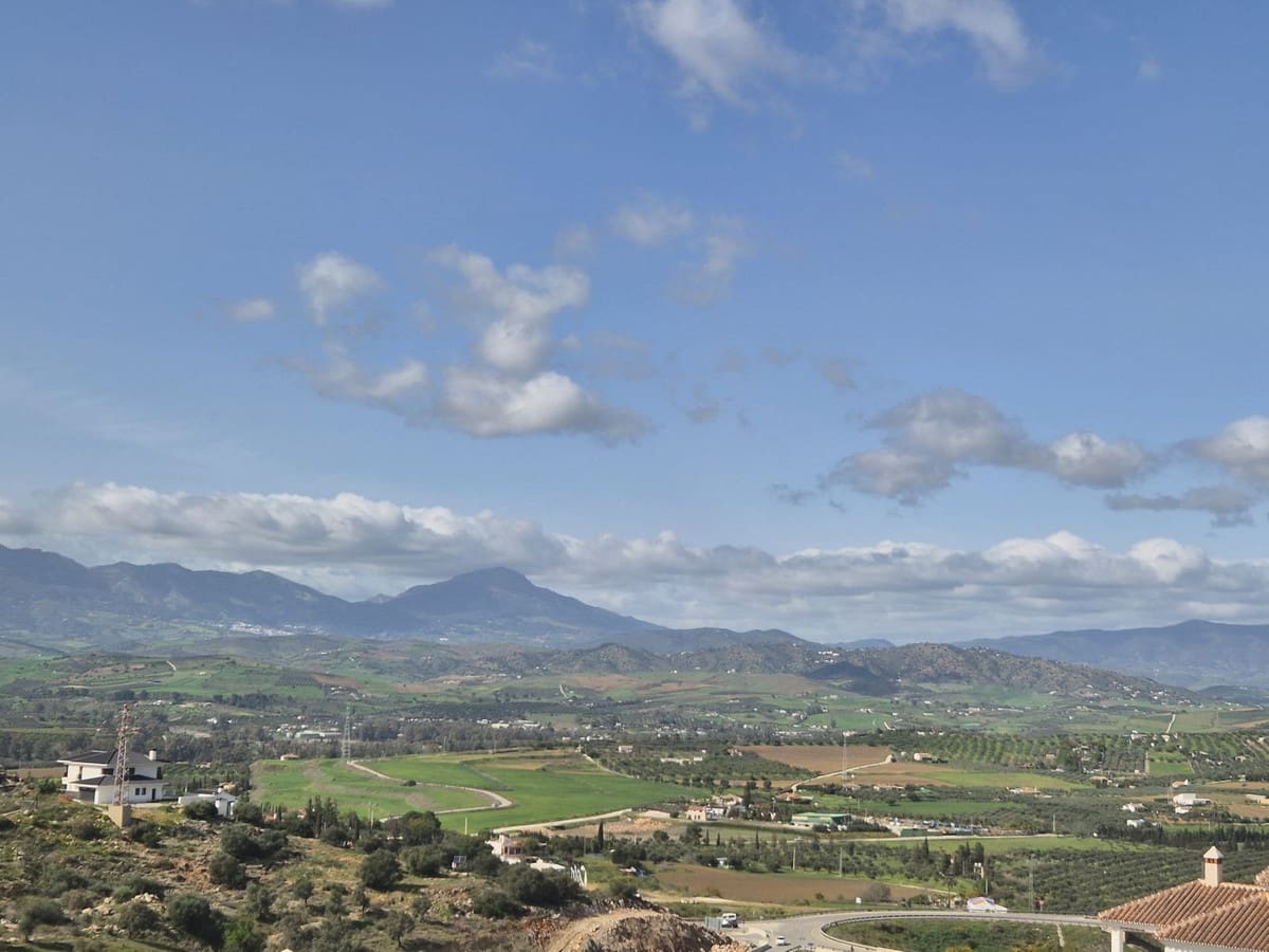 Chalet de 3 habitaciones en Coín en venta con piscina garaje - 475.000 € (Ref: 9656768)