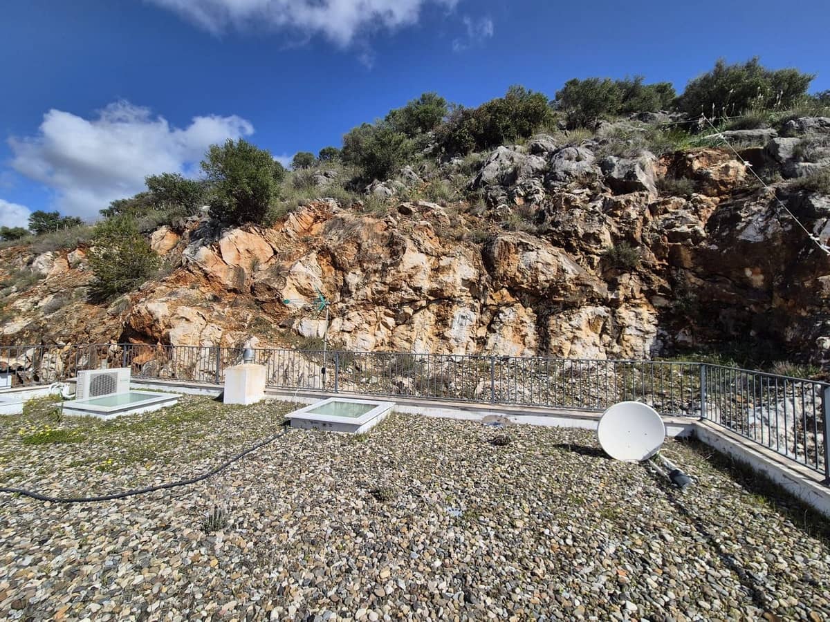 3 makuuhuone Huvila myytävänä paikassa Coin mukana uima-altaan 
autotalli - 475 000 € (Ref: 9656768)