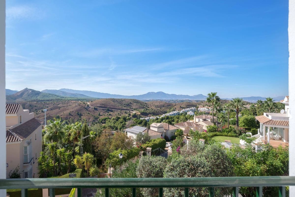 2 Zimmer Apartment zu verkaufen in Alhaurin Golf mit Pool Garage - 299.000 € (Ref: 9667076)