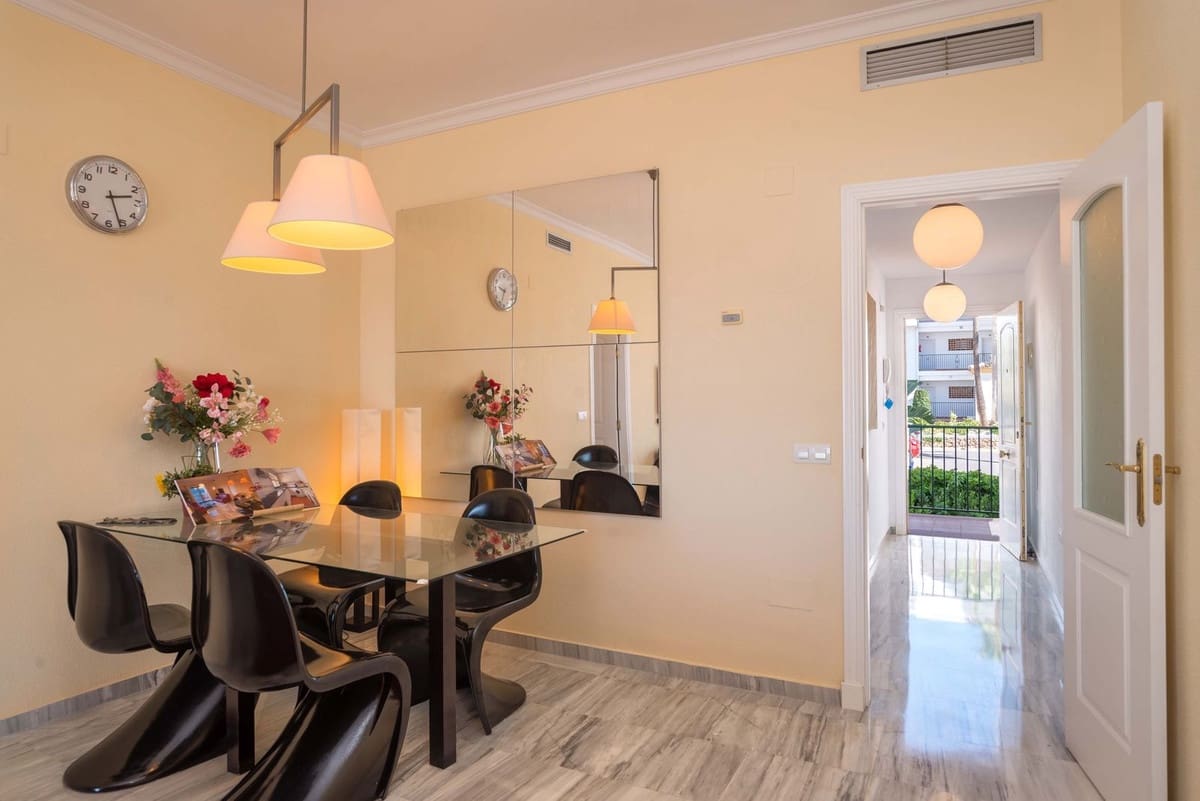 2 bedroom Apartment for sale in Alhaurin Golf with pool garage - € 299,000 (Ref: 9667076)
