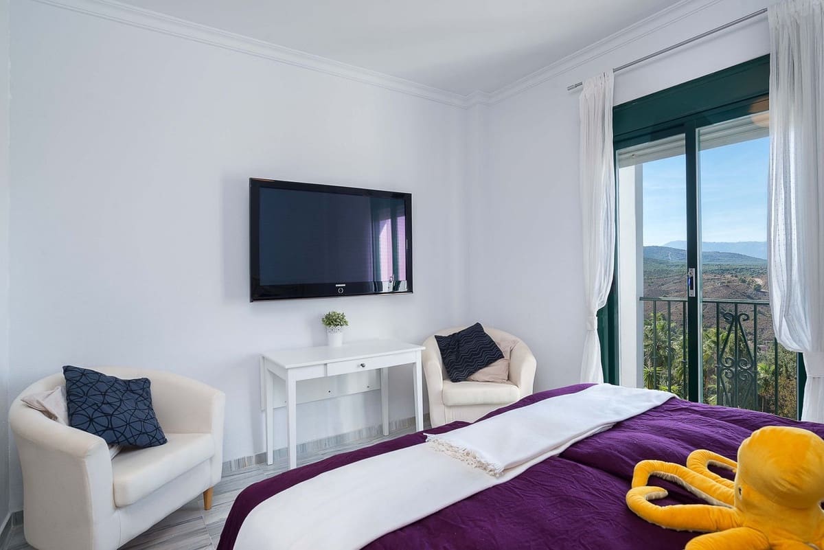 2 bedroom Apartment for sale in Alhaurin Golf with pool garage - € 299,000 (Ref: 9667076)