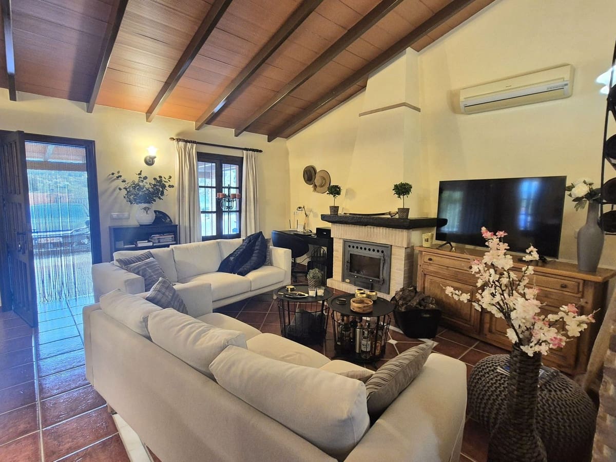 2 bedroom Finca/Country House for sale in Alhaurin el Grande with pool garage - € 365,000 (Ref: 9716672)