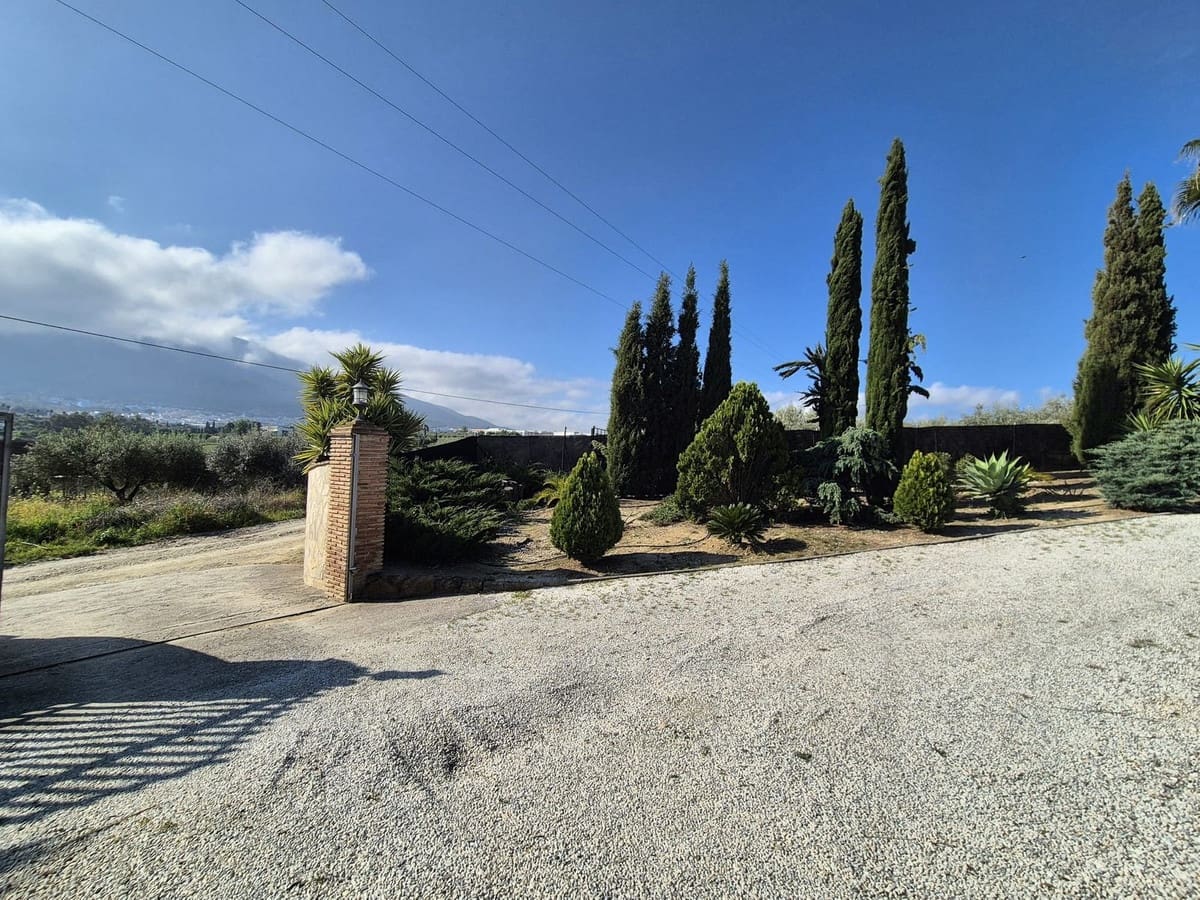 2 bedroom Finca/Country House for sale in Alhaurin el Grande with pool garage - € 365,000 (Ref: 9716672)