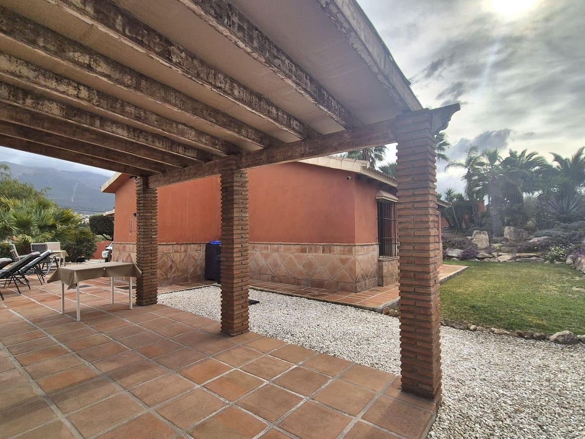 2 bedroom Finca/Country House for sale in Alhaurin el Grande with pool garage - € 365,000 (Ref: 9716672)