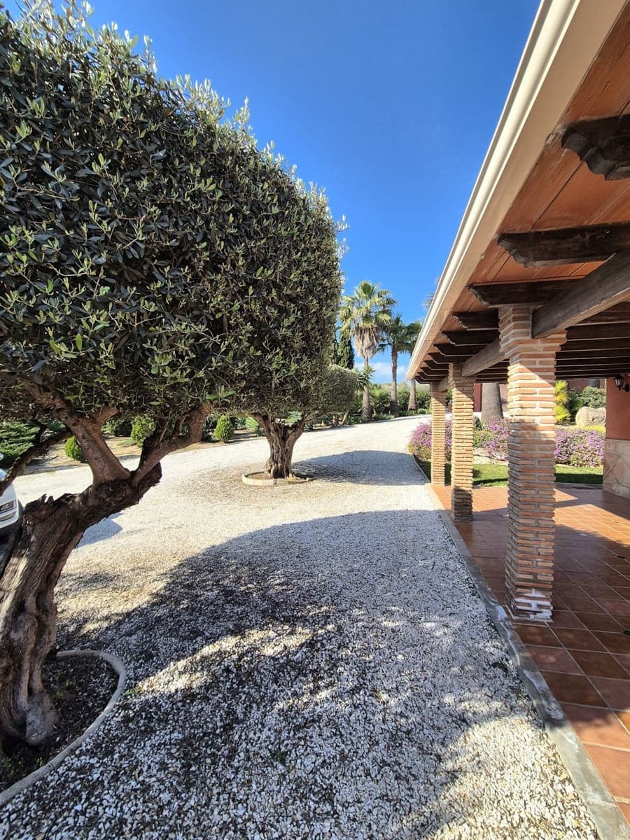 2 bedroom Finca/Country House for sale in Alhaurin el Grande with pool garage - € 365,000 (Ref: 9716672)