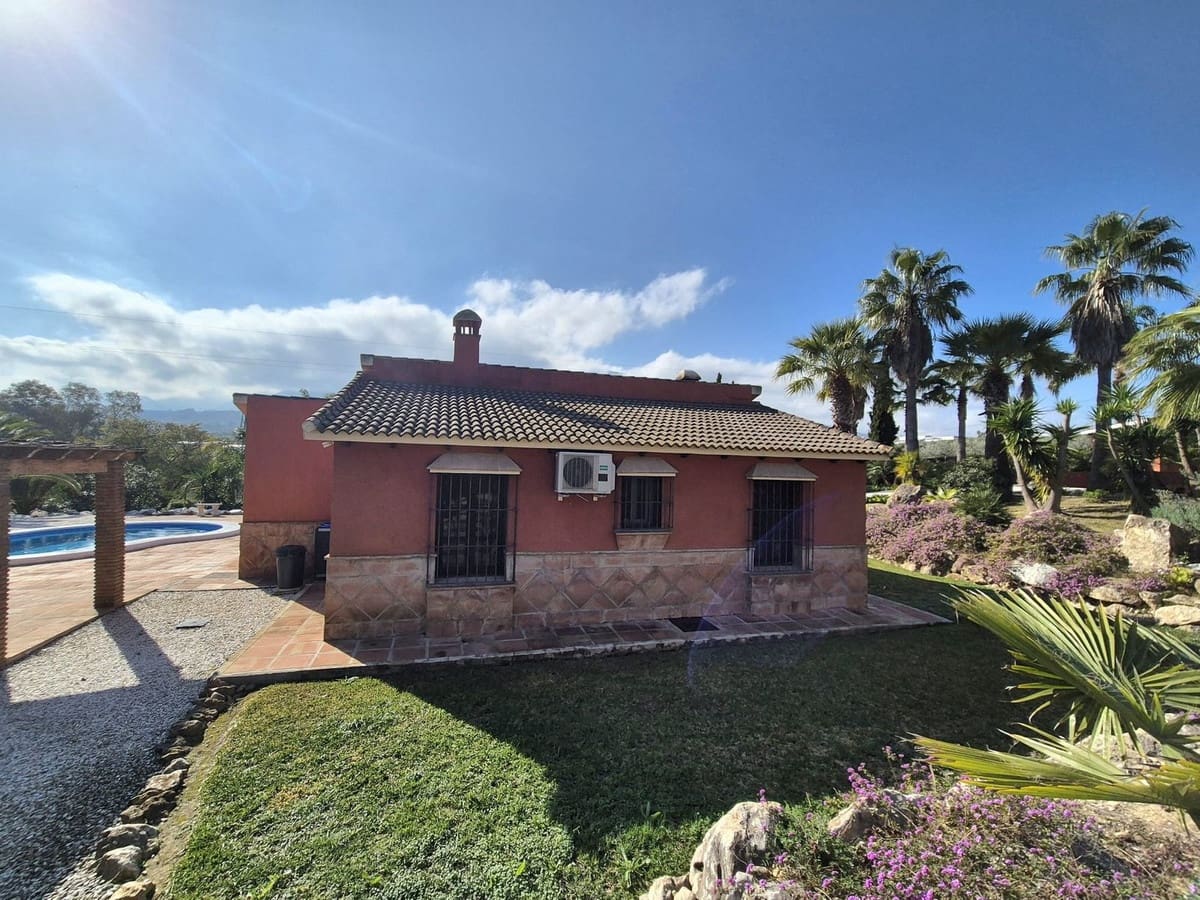 2 bedroom Finca/Country House for sale in Alhaurin el Grande with pool garage - € 365,000 (Ref: 9716672)