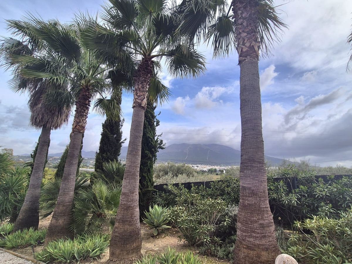 2 bedroom Finca/Country House for sale in Alhaurin el Grande with pool garage - € 365,000 (Ref: 9716672)