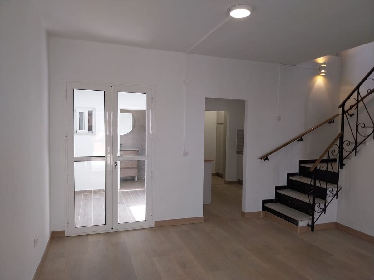 Casa de 2 habitaciones en Coín en venta - 235.000 € (Ref: 9838268)