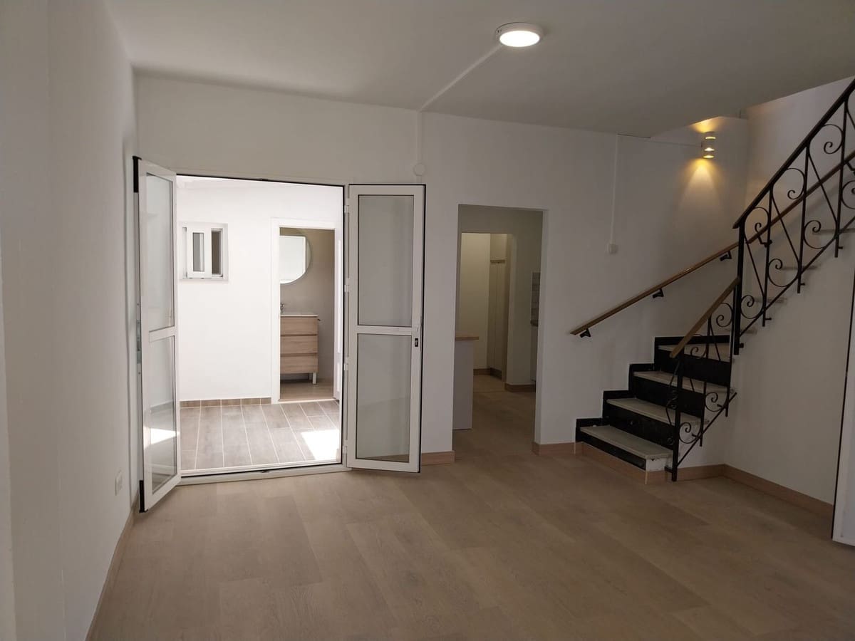 Casa de 2 habitaciones en Coín en venta - 235.000 € (Ref: 9838268)