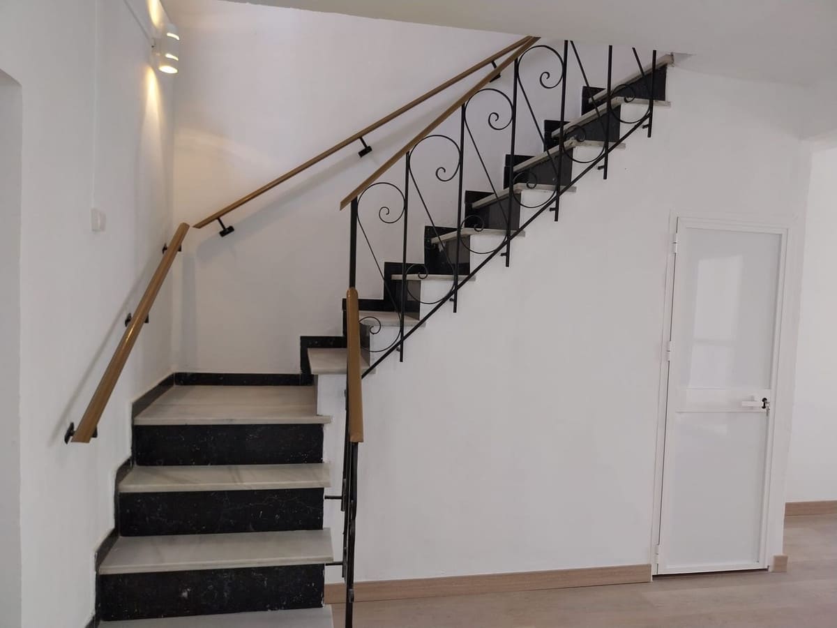Casa de 2 habitaciones en Coín en venta - 235.000 € (Ref: 9838268)