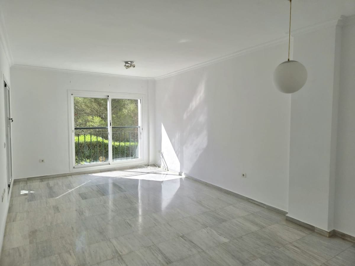 2 quarto Apartamento para venda em Alhaurin Golf com piscina garagem - 260 000 € (Ref: 9909060)