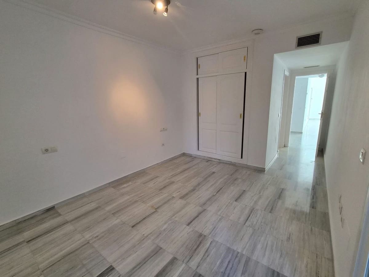 2 quarto Apartamento para venda em Alhaurin Golf com piscina garagem - 260 000 € (Ref: 9909060)